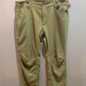 Mens Under Armour Pants Size 40 x 32 MSRP $70
